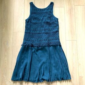 Loft Lace Detailed Pleated Dress in Blue Size 10